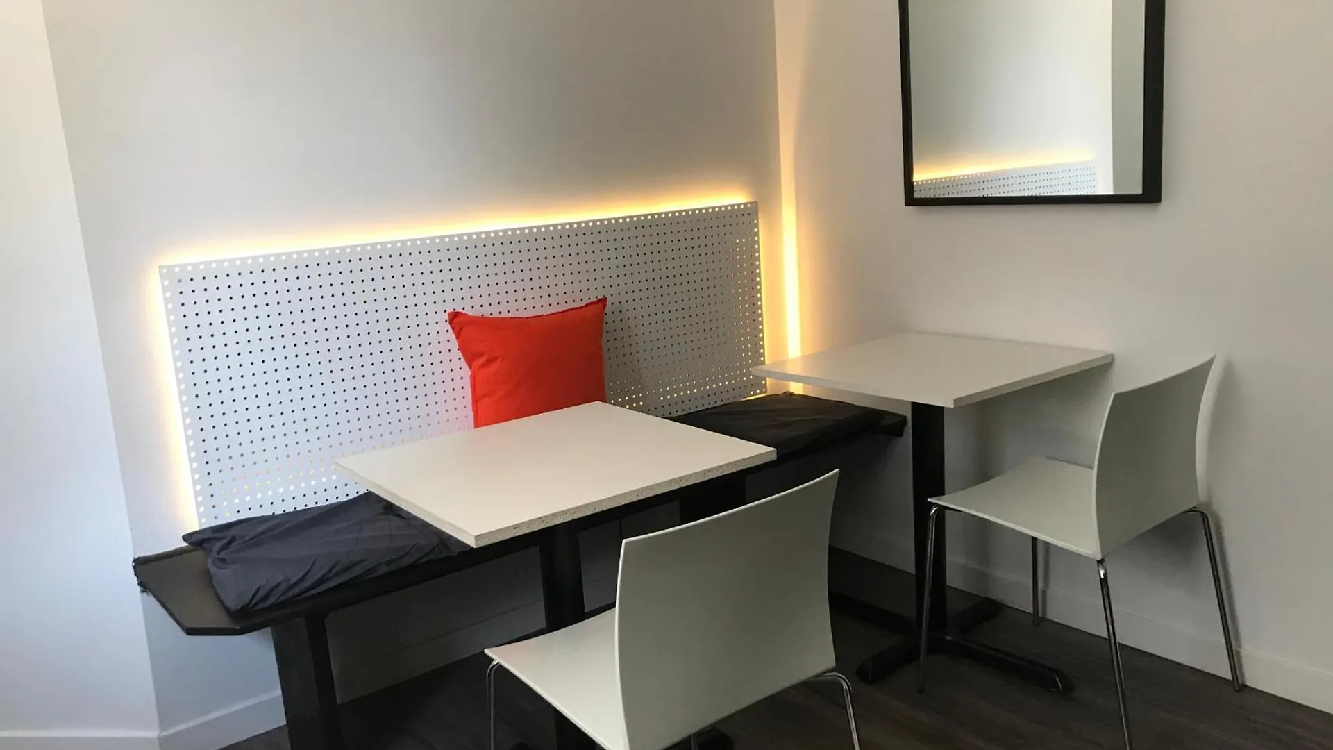 Modern Guesthouse Ironbound Newark With Kitchen-Fasttraintonyc-Onestoptoairport Guest house