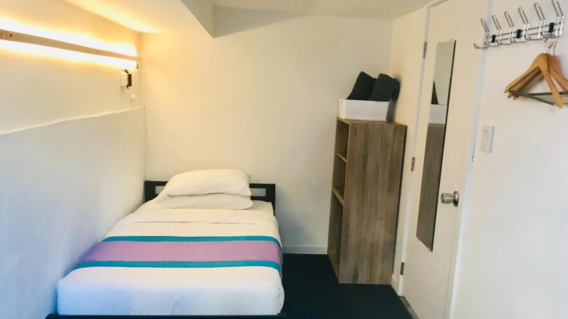 Modern Guesthouse Ironbound Newark With Kitchen-Fasttraintonyc-Onestoptoairport Guest house